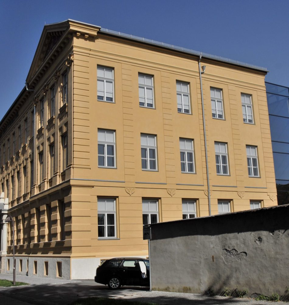 Hall_in_Tirol,_Franziskanergymnasium